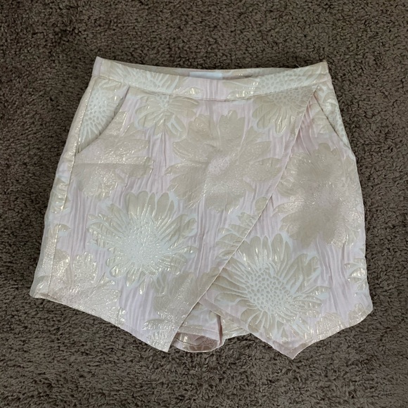Superdown Light Pink Skort - Picture 1 of 3